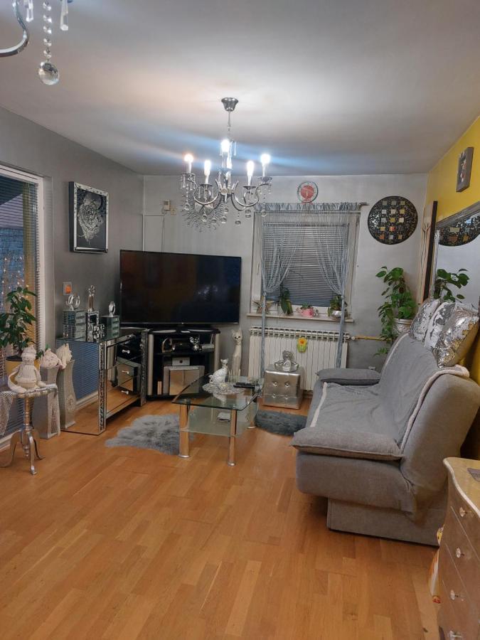 Queen House Apartman Zagreb Buitenkant foto
